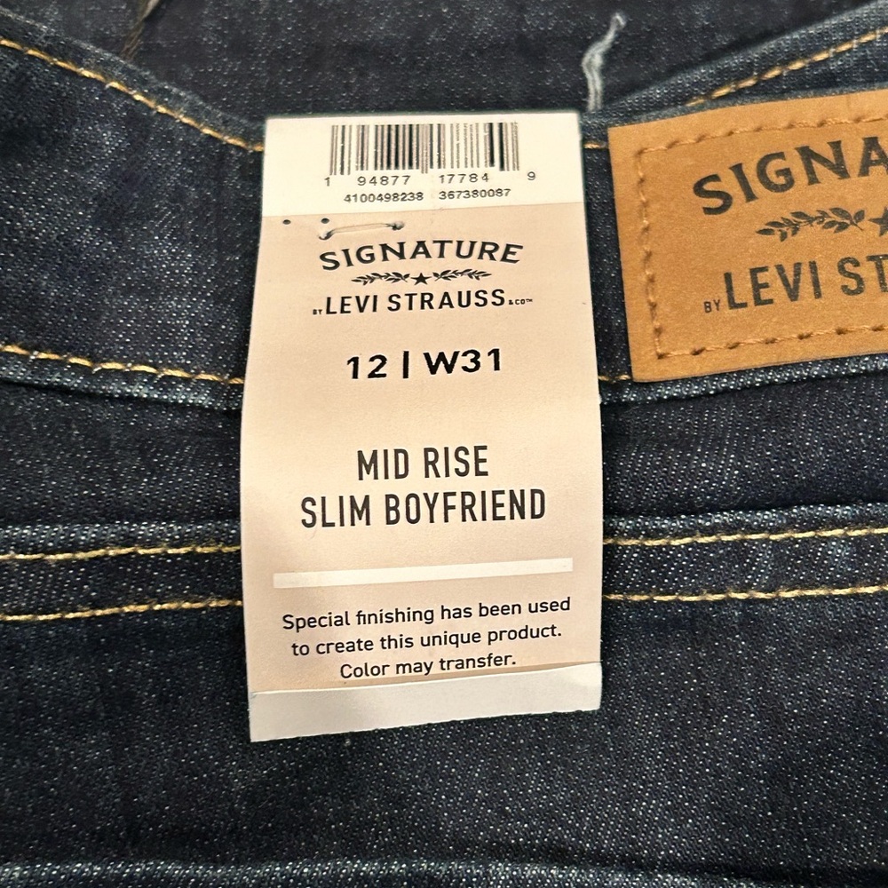 Signature by Levi Strauss Mid Rise Slim Boyfriend Jeans - Picture 2 of 3